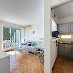 T2, 4 Personnes Terrasse Vue Avec Piscine A Pramousquier - * Le Lavandou