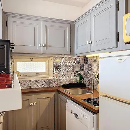 T2, 4 Personnes Terrasse Vue Avec Piscine A Pramousquier -