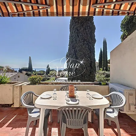 Apartment T2, 4 Personnes Terrasse Vue Avec Piscine A Pramousquier - *