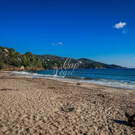 T2, 4 Personnes Terrasse Vue Avec Piscine A Pramousquier -