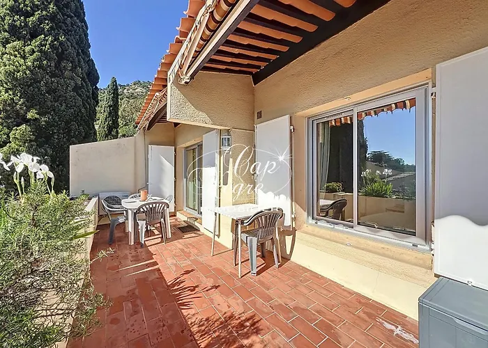 Apartman T2, 4 Personnes Terrasse Vue Avec Piscine A Pramousquier - Le Lavandou