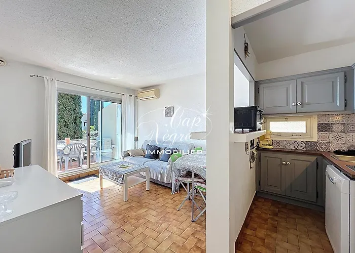 T2, 4 Personnes Terrasse Vue Avec Piscine A Pramousquier - * Le Lavandou