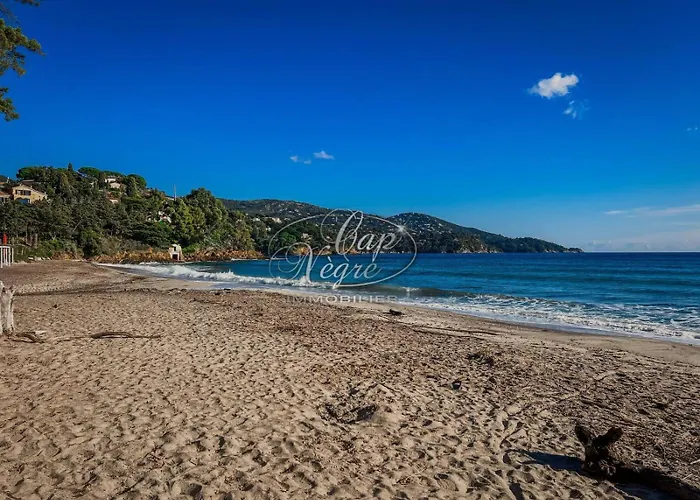 T2, 4 Personnes Terrasse Vue Avec Piscine A Pramousquier -